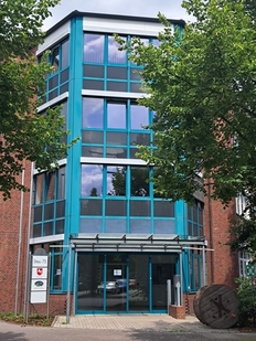 Picture of the main entry of the LAVES head office building in Oldenburg